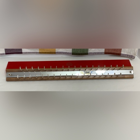 VINTAGE HICKOK WALL MOUNT WOOD BRASS TIE RACK - Picture 1 of 7